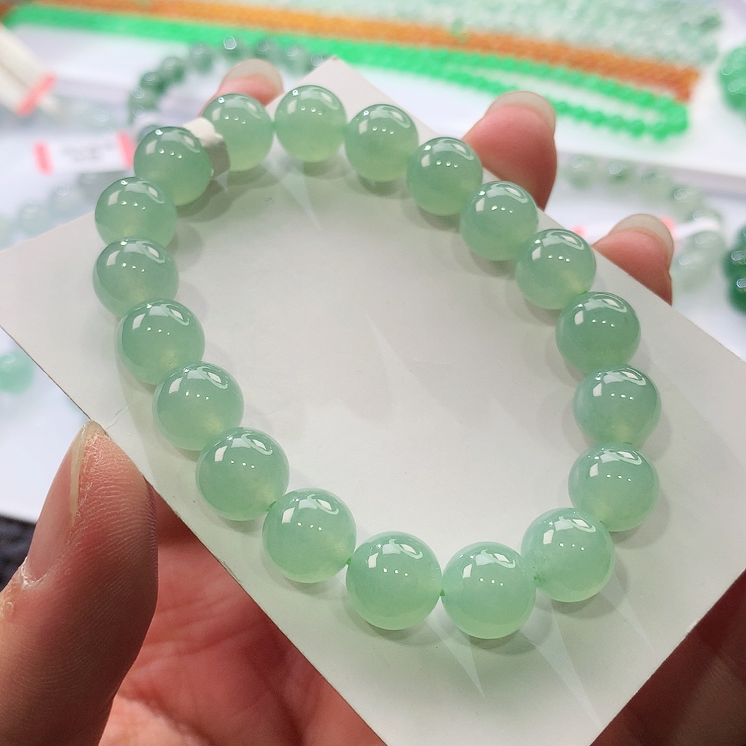 翡翠手链未镶嵌翡翠