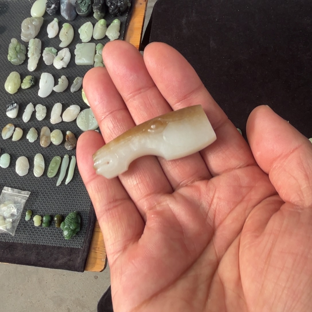 和田玉（糖玉）未镶嵌车挂