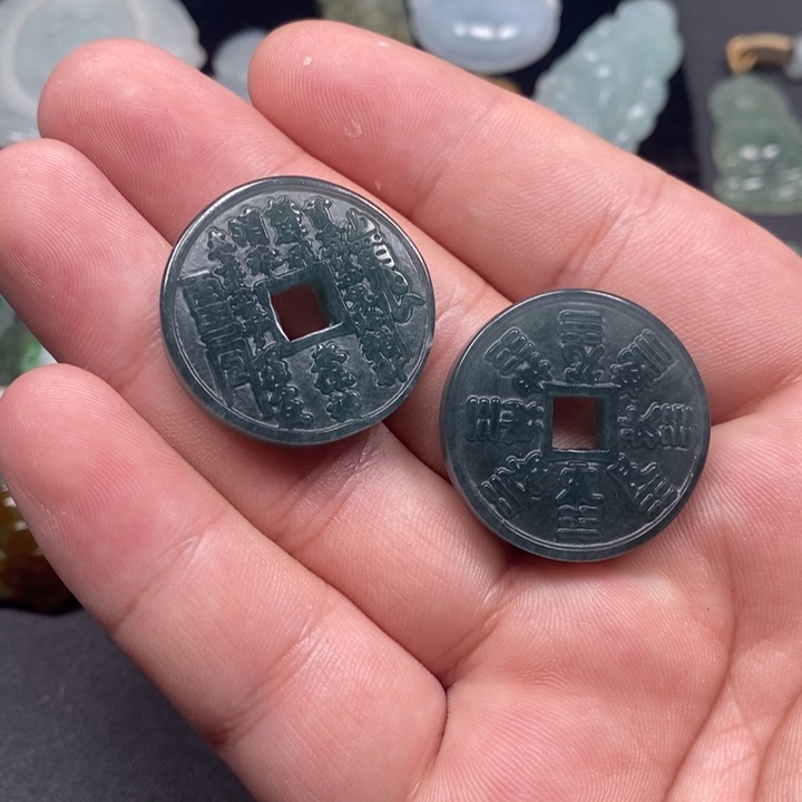 翡翠未镶嵌颈饰翡翠首饰
