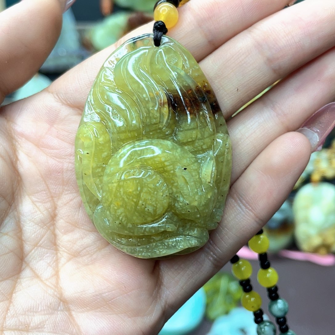 蛇纹石玉挂件未镶嵌