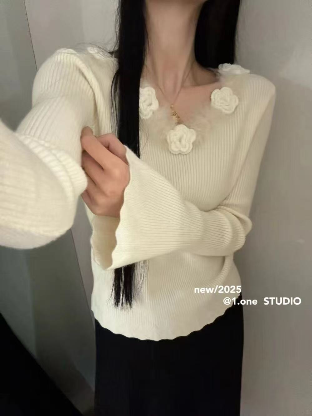 针织花朵女V领冬季长袖毛针织衫针织衫