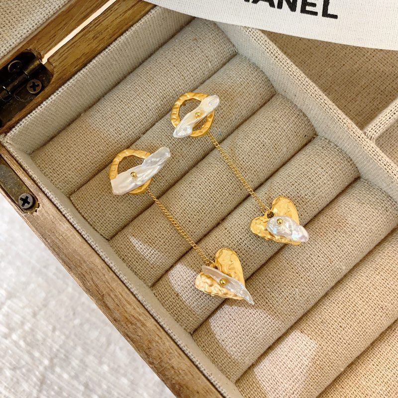 铜合金仿珍珠耳饰 法式耳环轻奢小众设计感高级超高质感独特气质