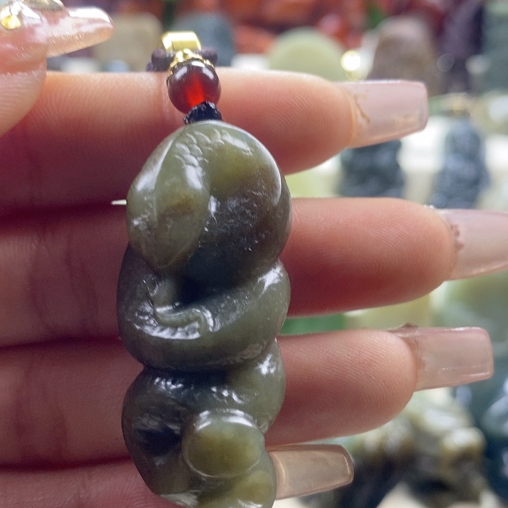 和田玉颈饰未镶嵌