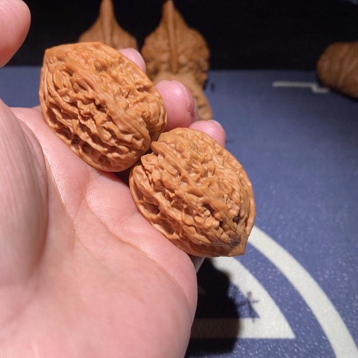 S***羽吊坠文玩核桃鸡心