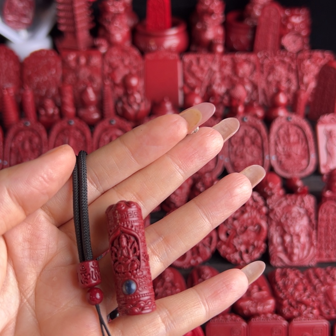 承***易天然辰砂千手观音吊坠