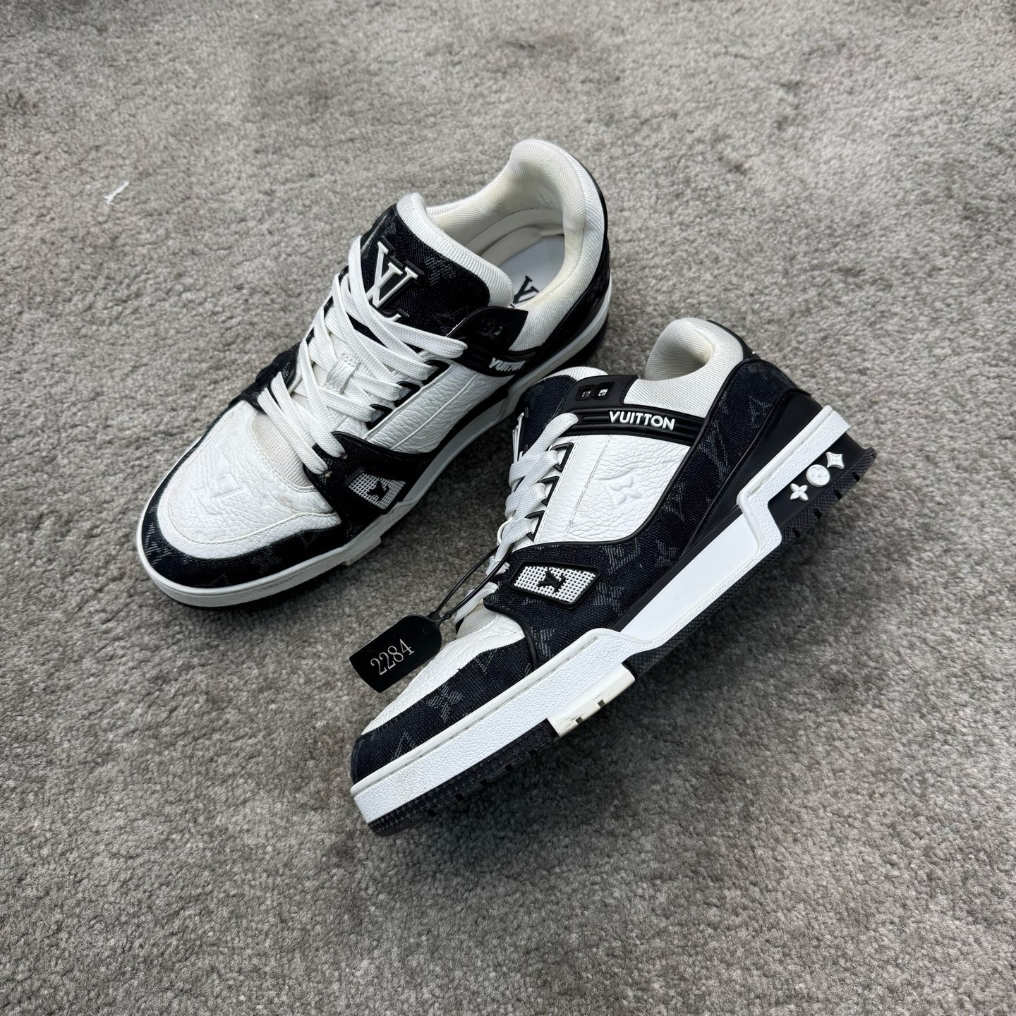 95新 LouisVuitton/路易威登 42码 黑白牛仔trainer