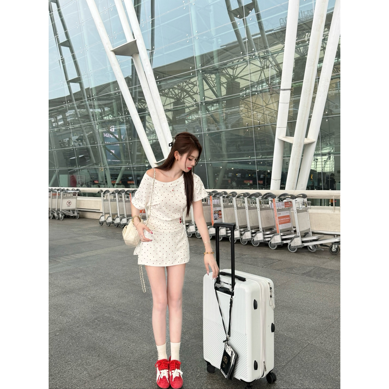 【十一家】原创【星落白裳】设计波点收腰上衣+开叉短裙两件套L1118