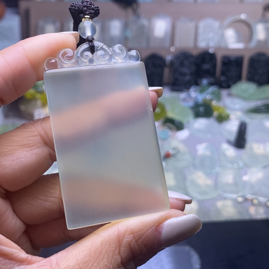 繁***華蛇纹石玉未镶嵌颈饰