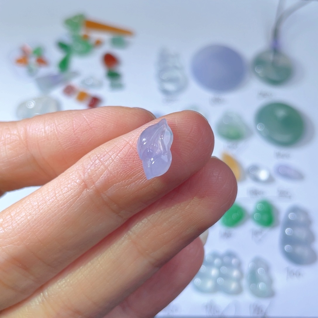 翡翠颈饰未镶嵌裸石