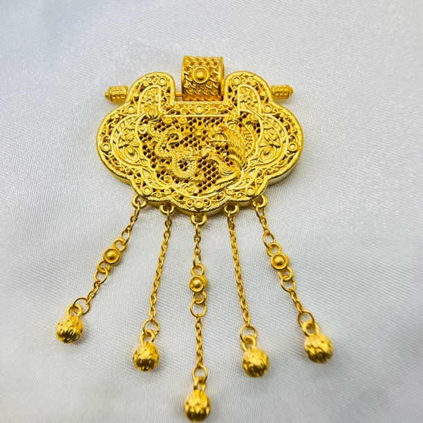 足金饰品/天子门生流苏锁包/9.37/1B5D1056/K