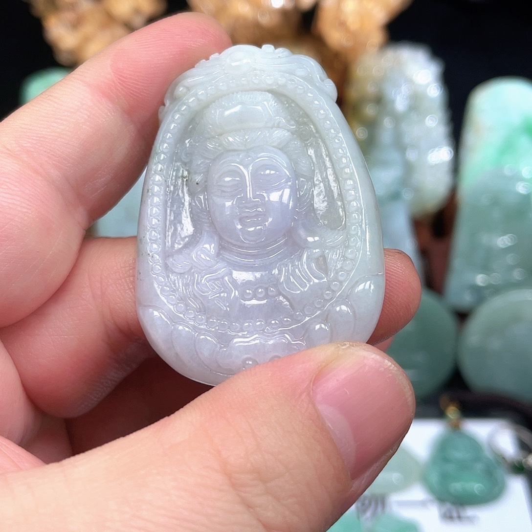 翡翠未镶嵌颈饰观音首