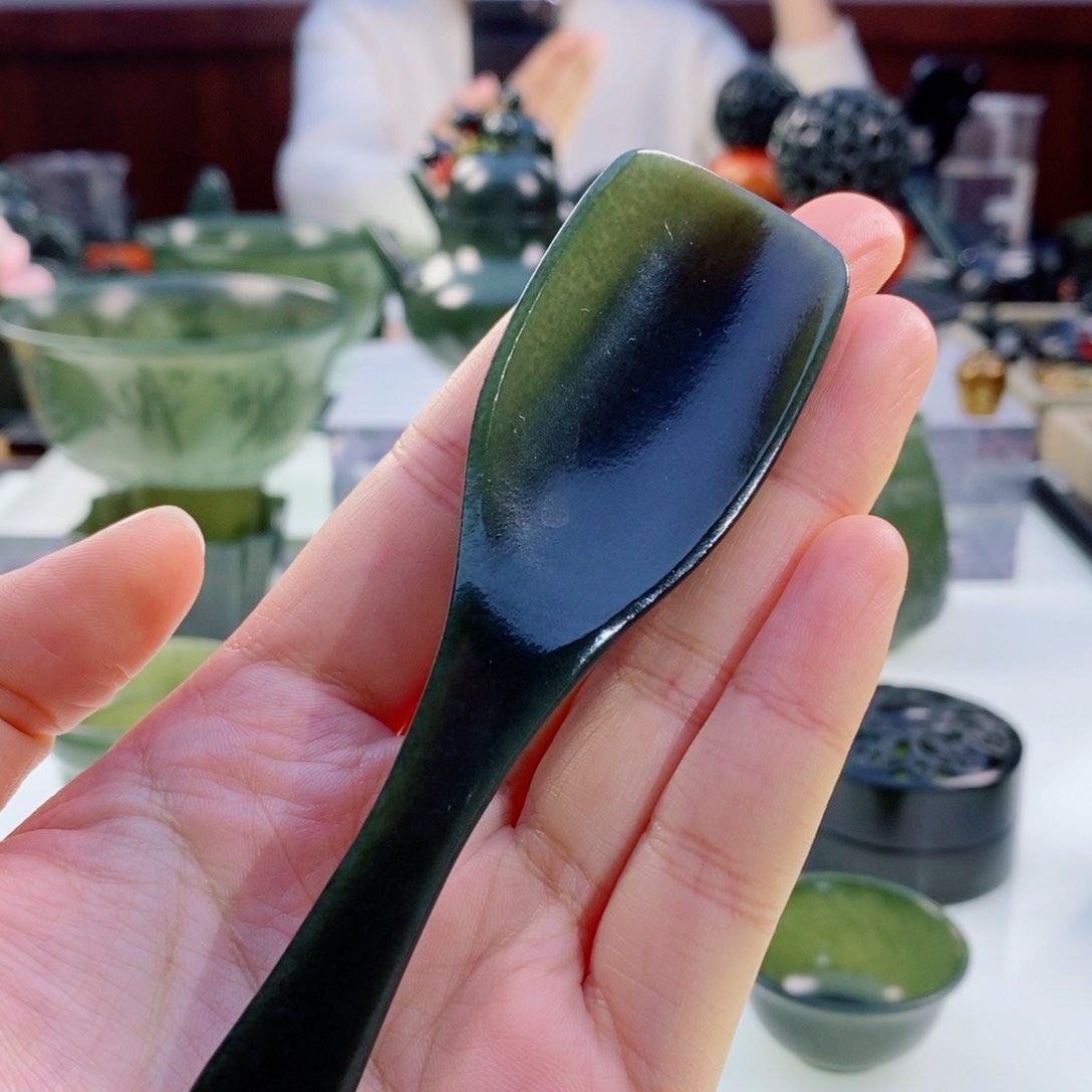 和田玉（青玉）挂件未镶嵌微瑕