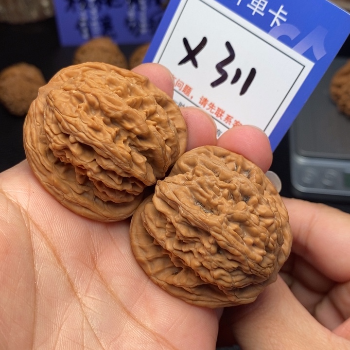 文玩核桃吊坠?**J41全品虎头x311