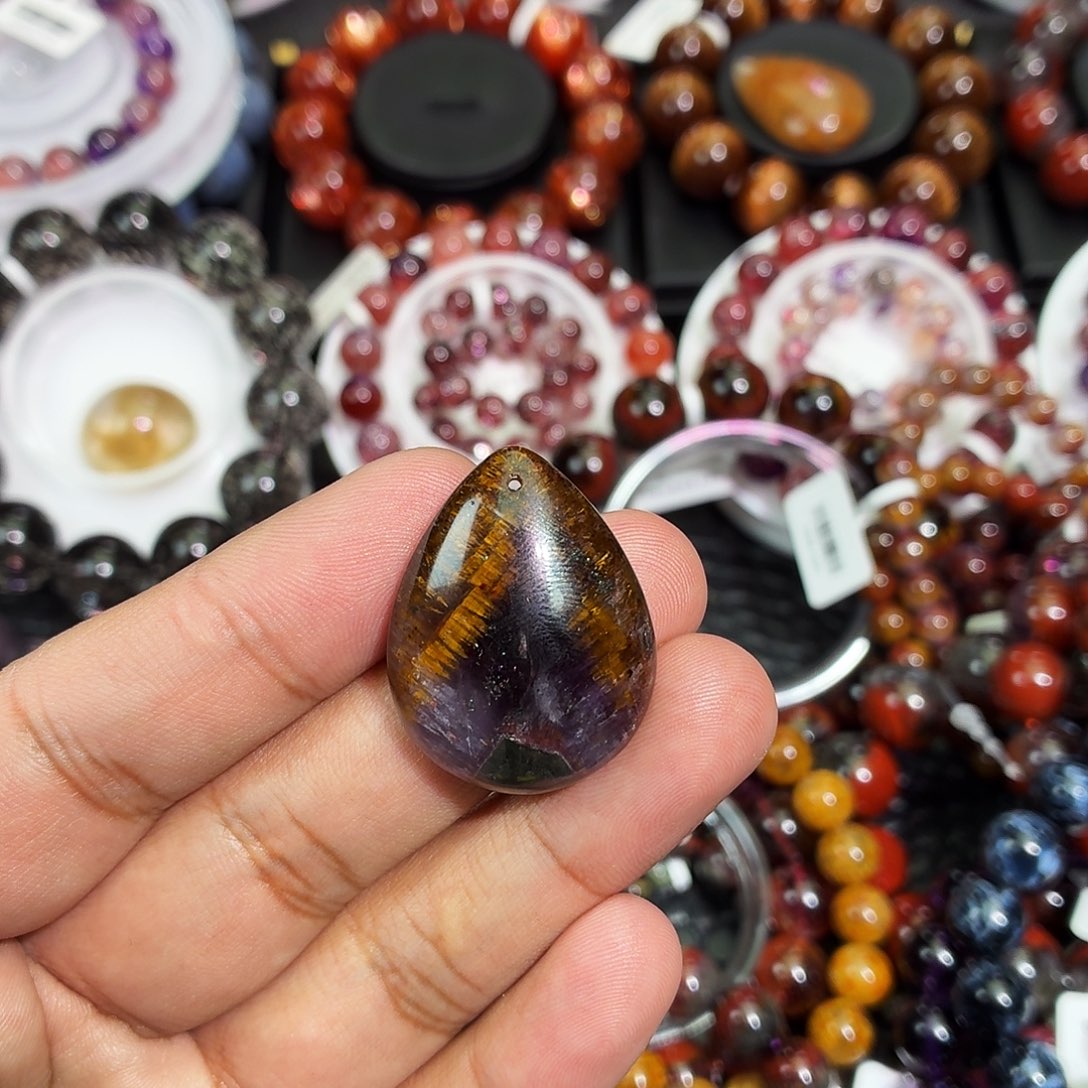 白***使水晶吊坠(不含链)未镶嵌11克左右