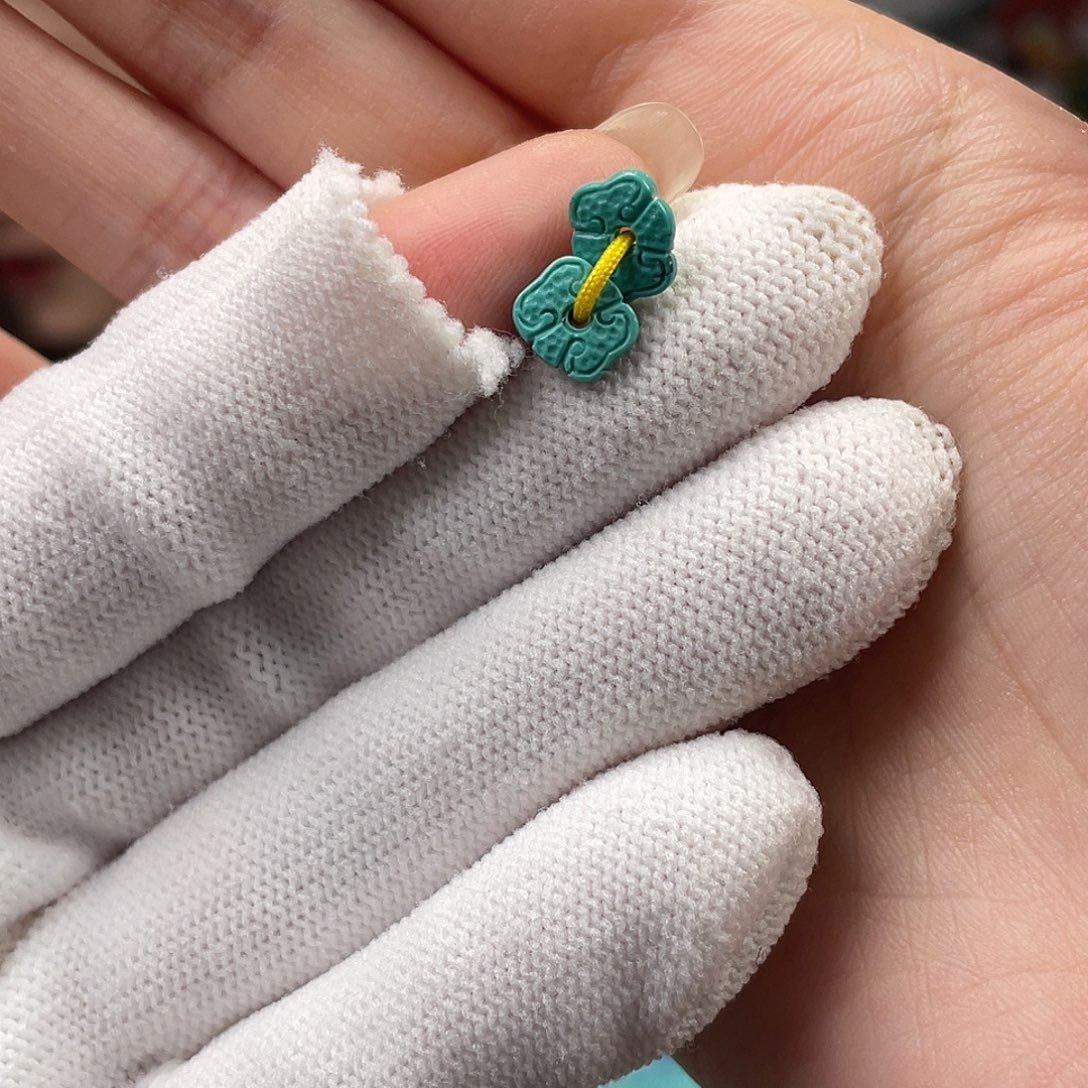 绿松石未镶嵌挂件