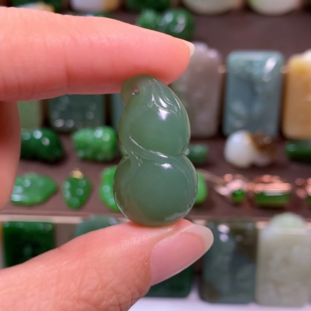 和田玉挂件未镶嵌