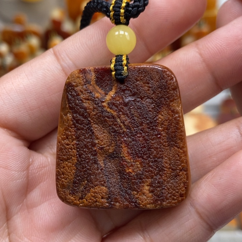 【闪购商品】琥珀颈饰未镶嵌