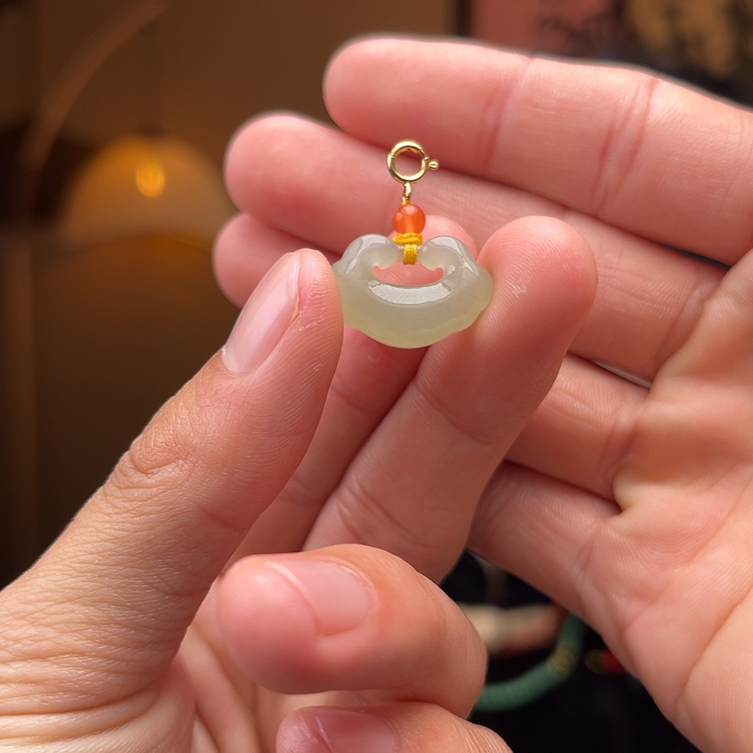 和田玉吊坠(不含链)未镶嵌晴水小锁