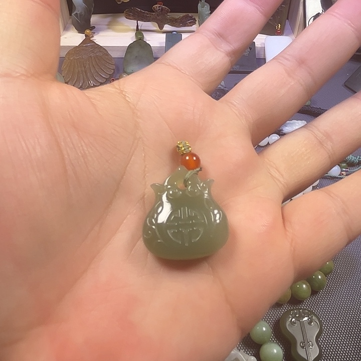 和田玉（糖玉）未镶嵌颈饰