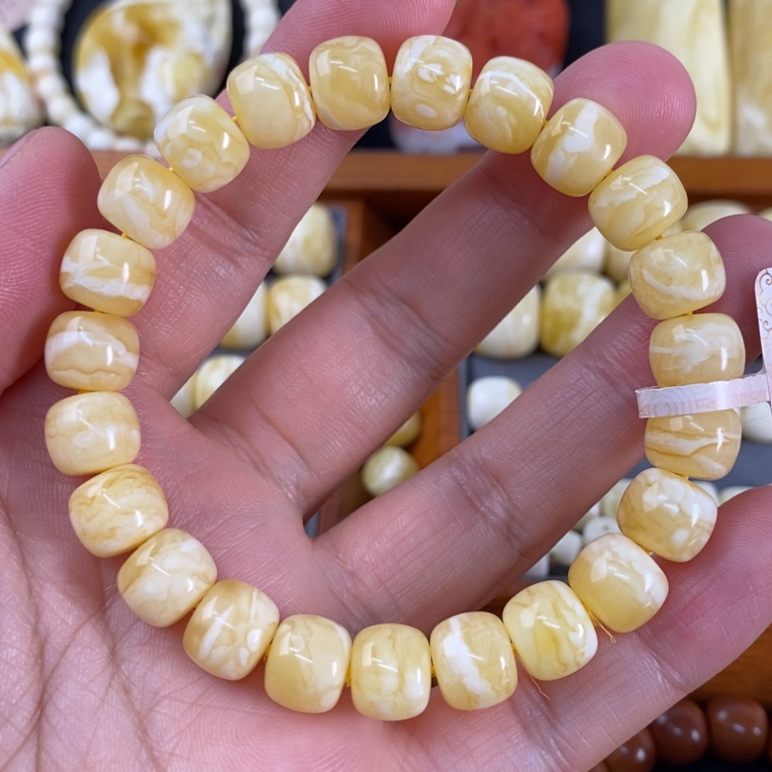 蜜蜡裸石未镶嵌蜜蜡