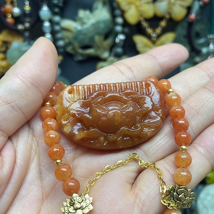 未镶嵌蛇纹石玉颈饰