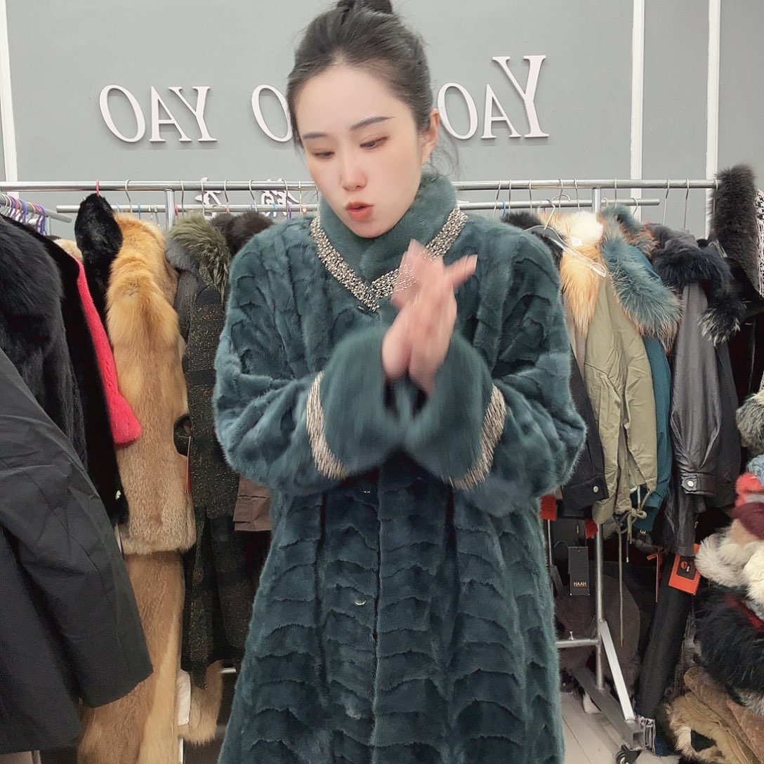 姚小妖家高端皮草
