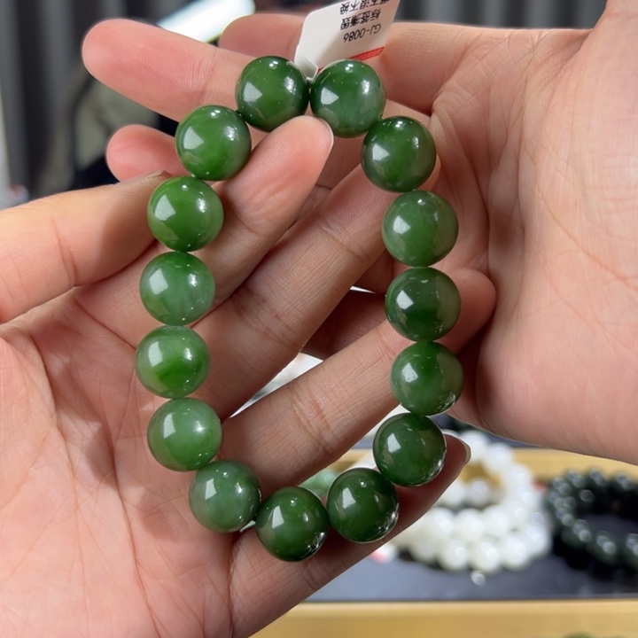 和田玉手串未镶嵌俄罗斯碧玉阳绿无黑点卡14圆珠