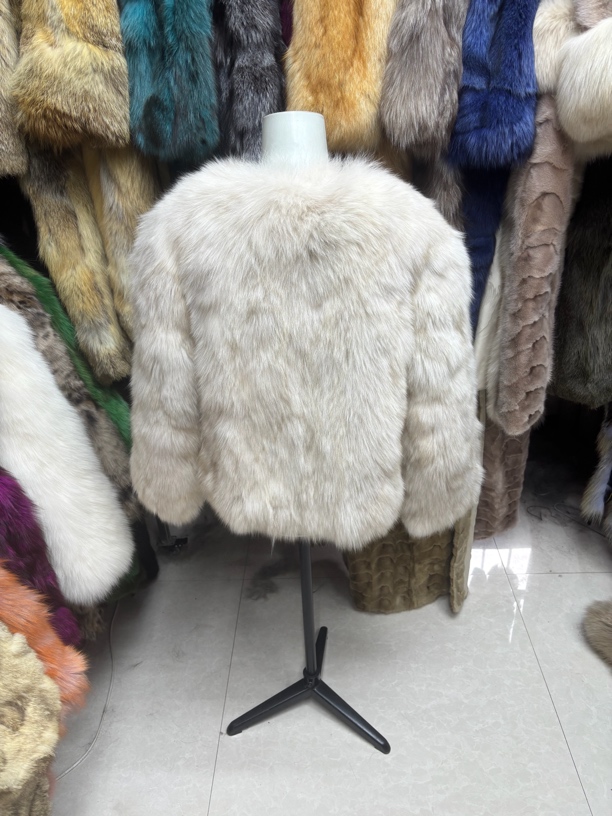 精品女装服饰，直播链接，私拍随机发！