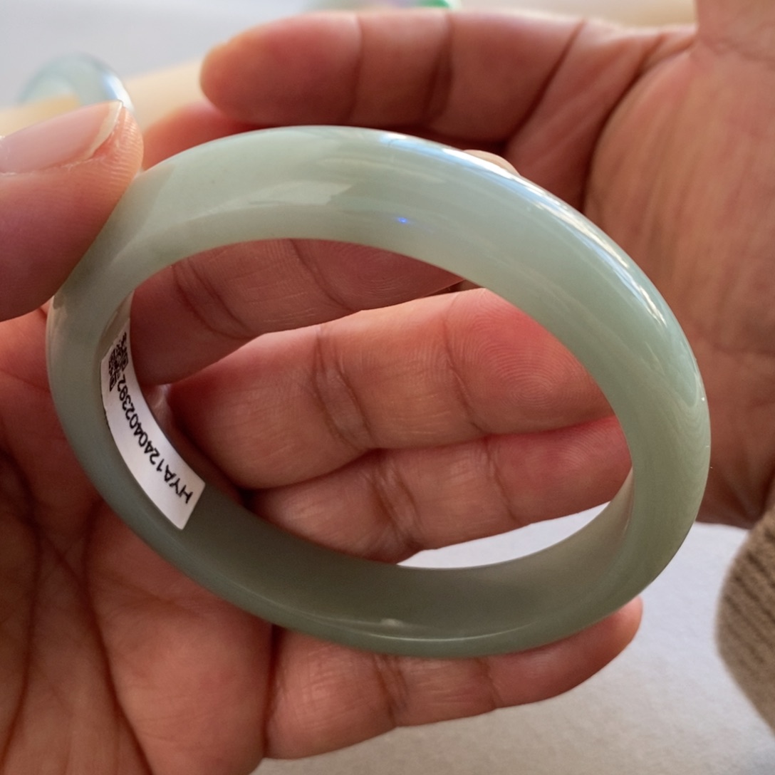 翡翠手镯未镶嵌天然翡翠手镯