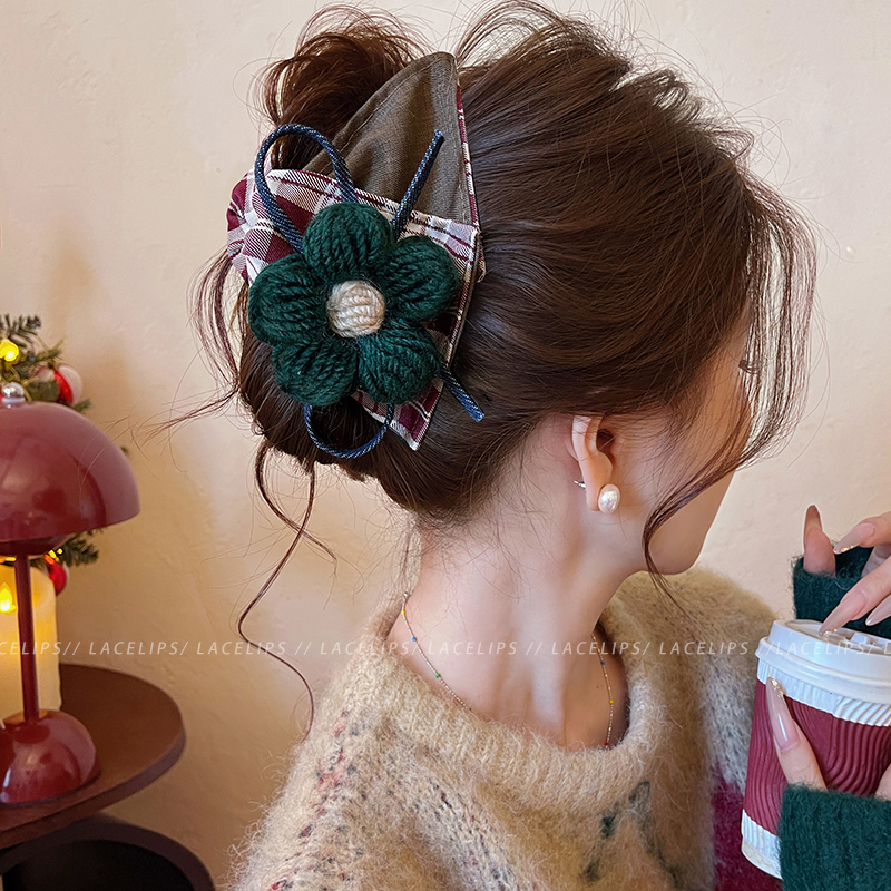 毛线花朵格纹三角抓夹女2025新款巨好看鲨鱼夹高级感圣诞发夹发饰