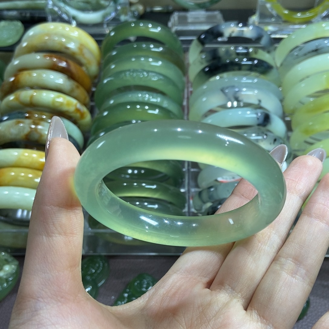 蛇纹石玉手镯未镶嵌57