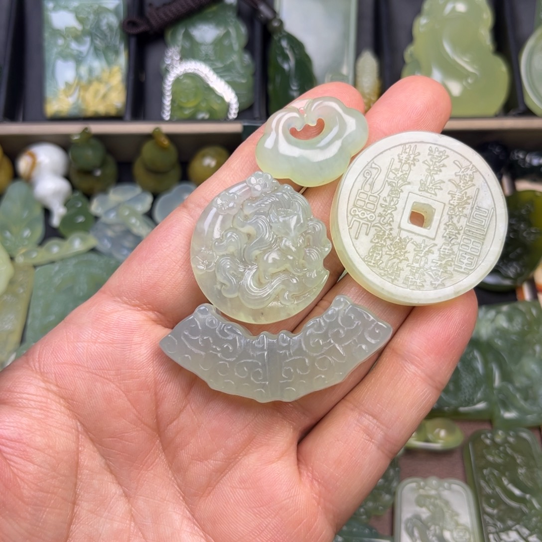 希***玉蛇纹石玉未镶嵌吊坠(赠链)