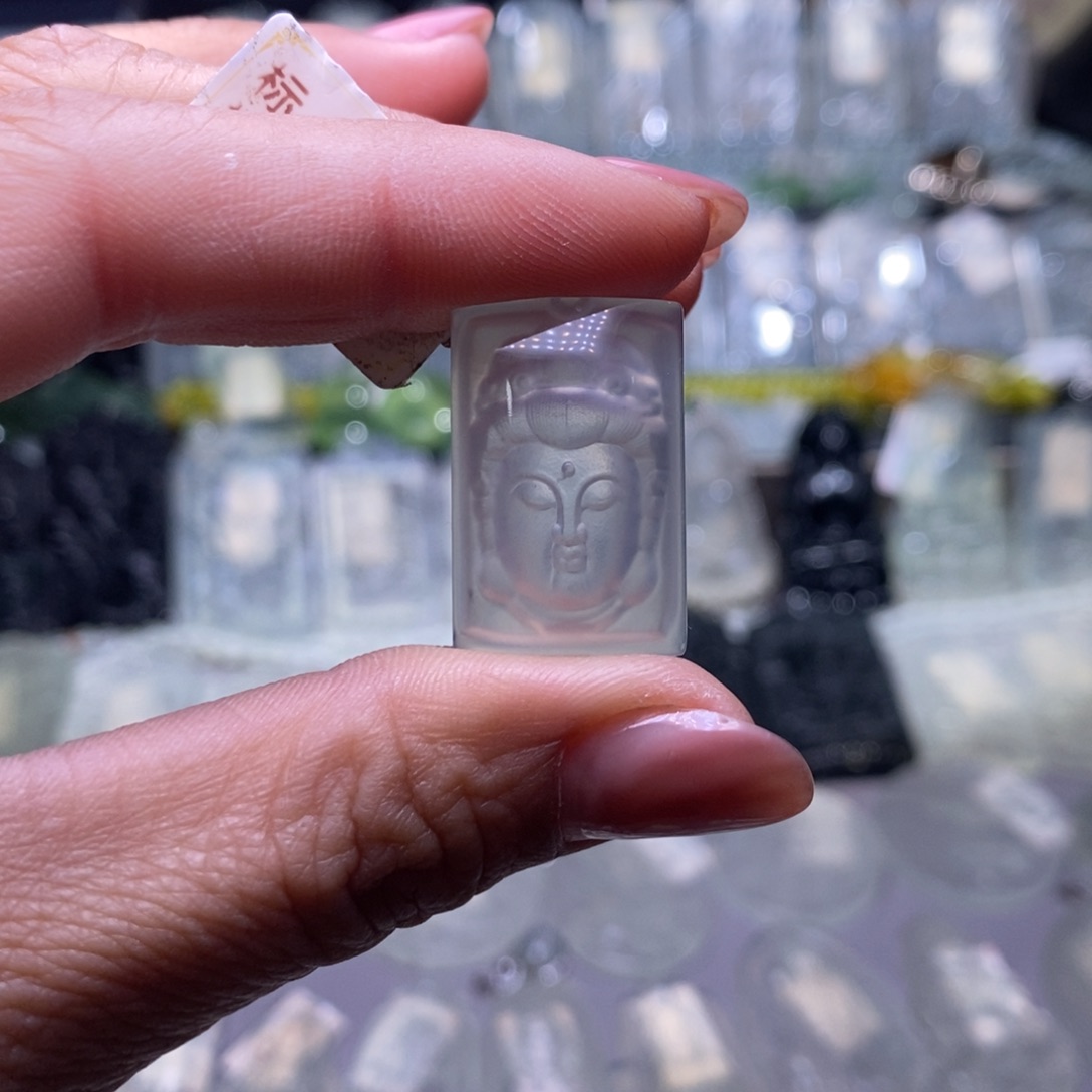 蛇纹石玉颈饰未镶嵌，