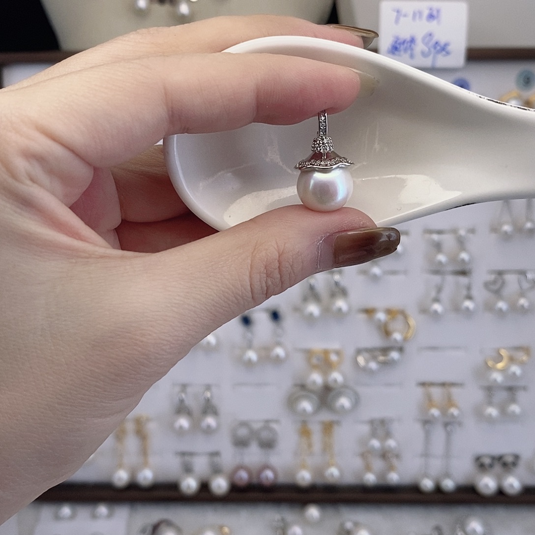 淡水珍珠合金耳饰