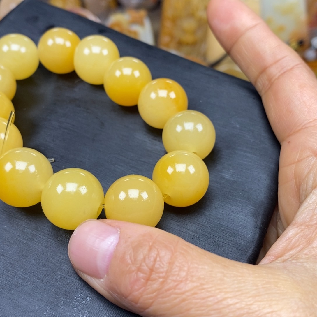 石英质玉（黄龙玉）颈饰未镶嵌