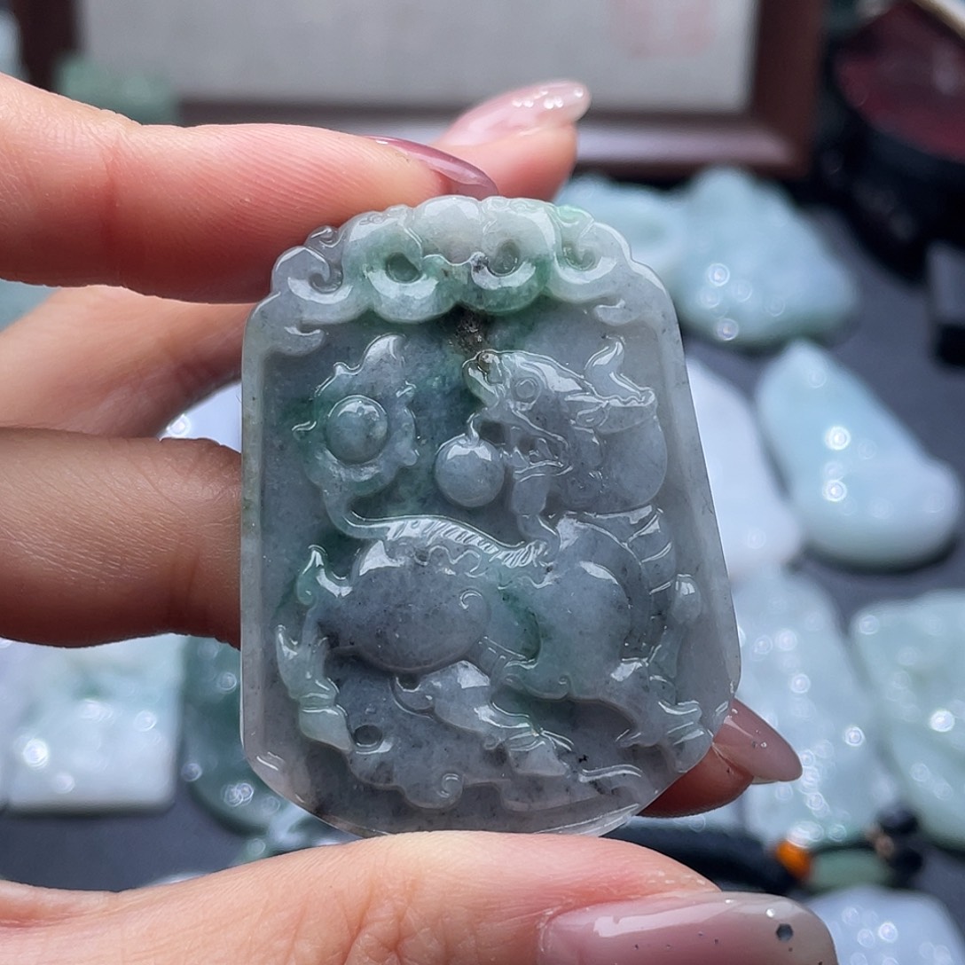 翡翠未镶嵌颈饰翡翠