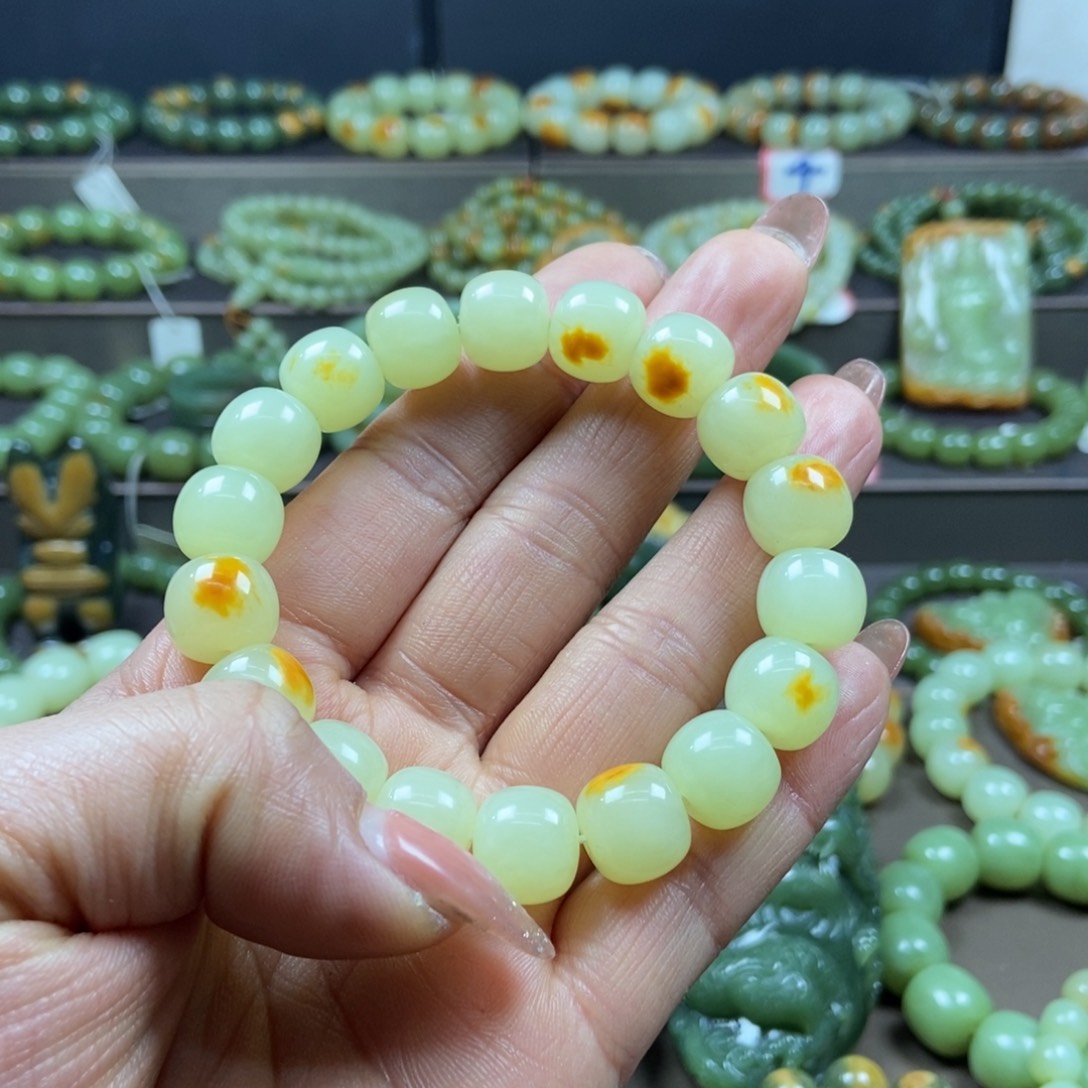 透闪石质玉手链未镶嵌晴****8