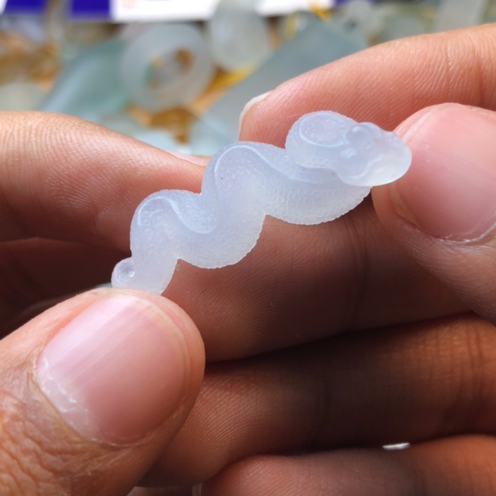 定制翡翠未镶嵌挂件