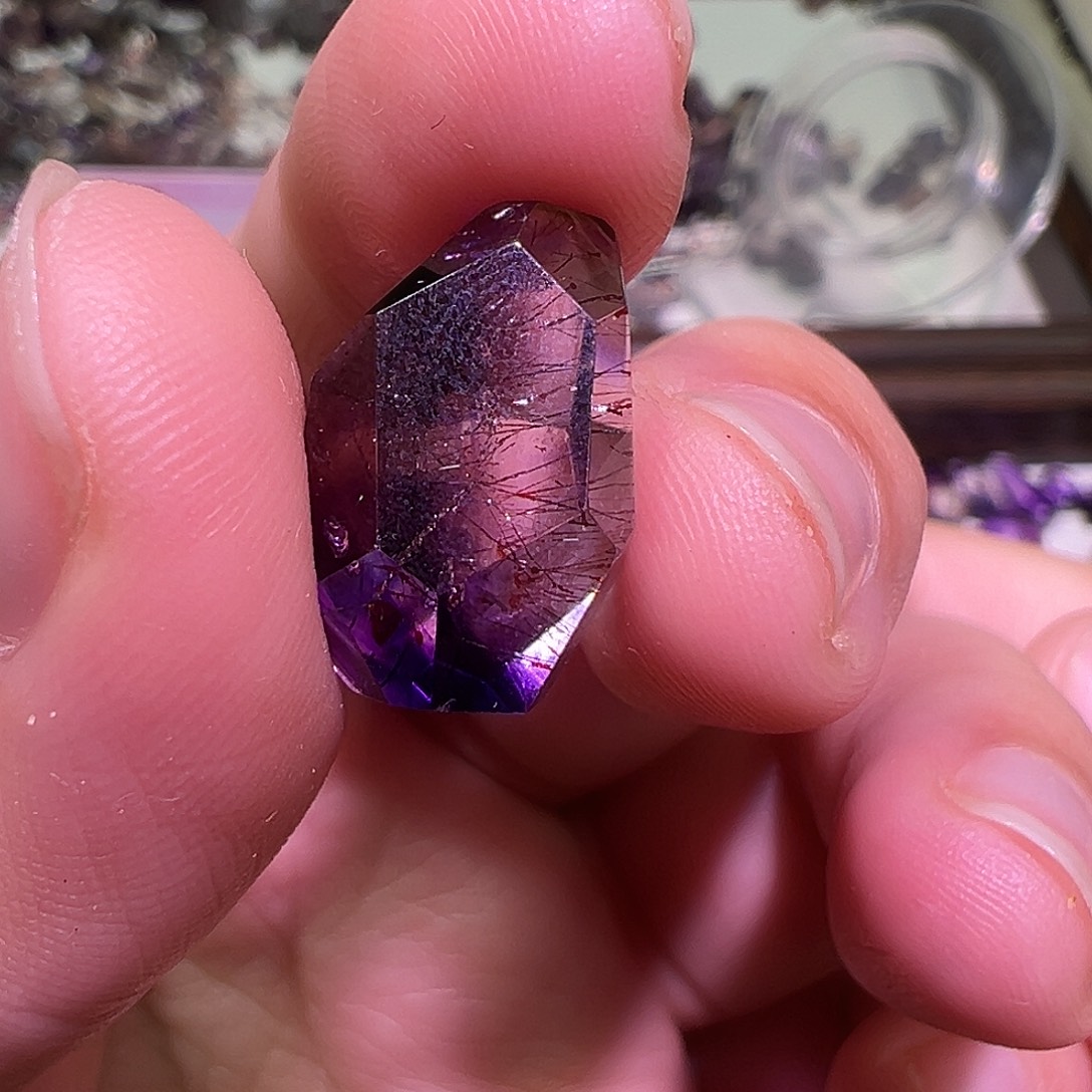 卡***…颈饰未镶嵌水晶超七随性打孔损坏不退不换