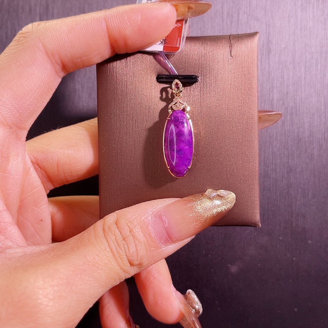 苏纪石（舒俱来）吊坠18K金镶嵌