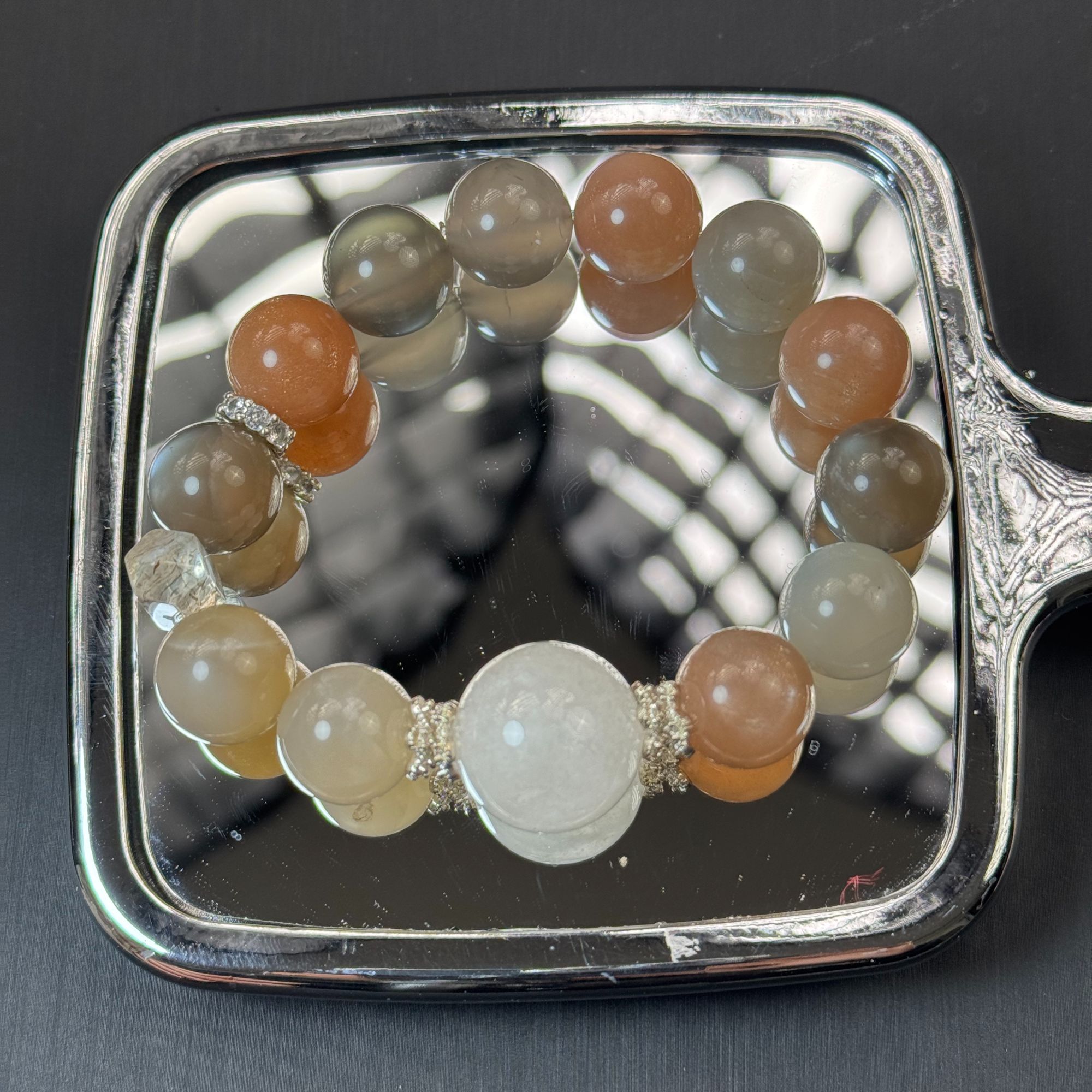 A847  原创奶茶月光手链13mm+多样性发一