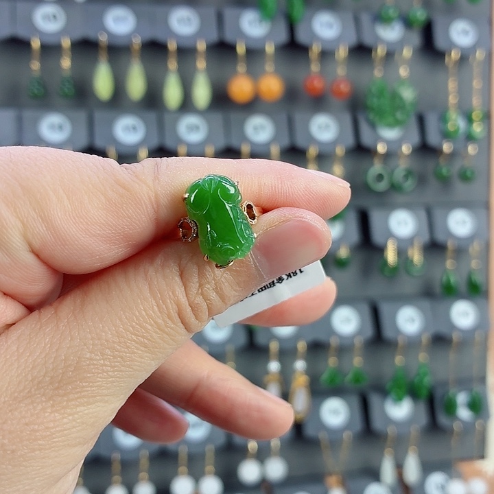 和田玉18K金镶嵌耳饰