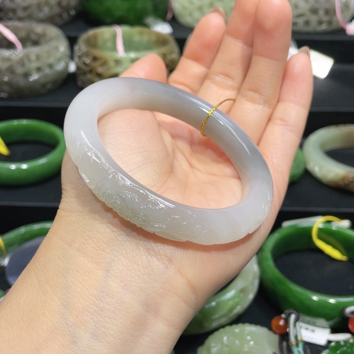 和田玉手镯54圈口 编号56未镶嵌