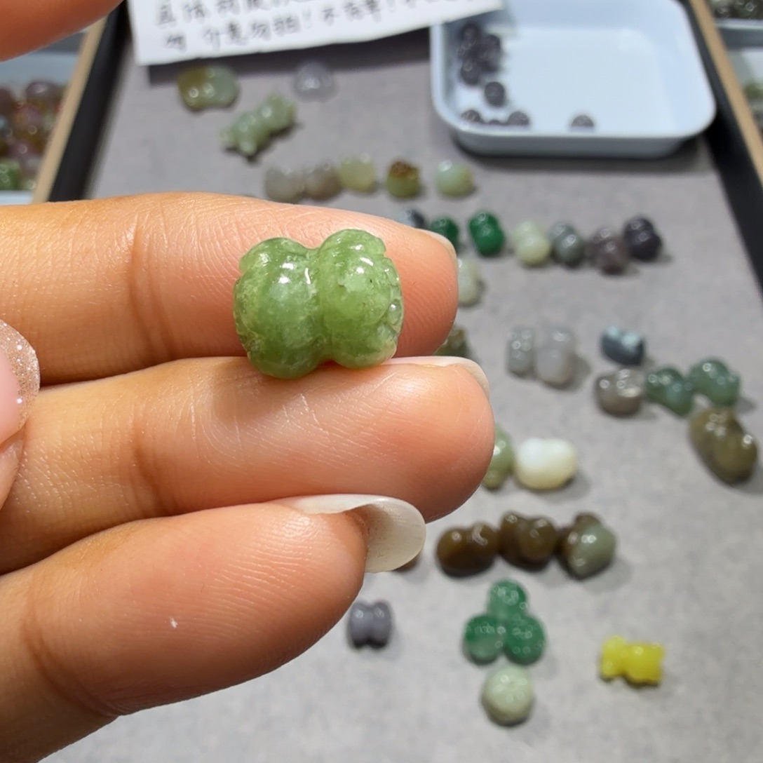 和田玉未镶嵌珠宝奇石