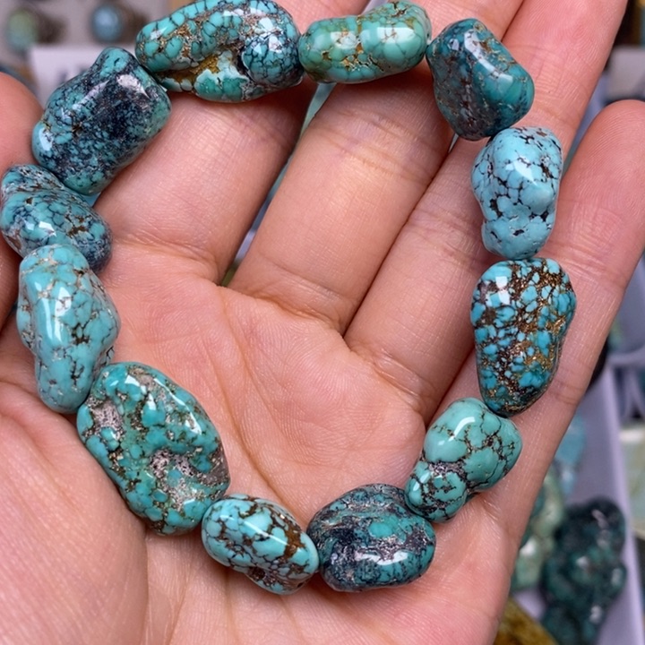 绿松石未镶嵌颈饰