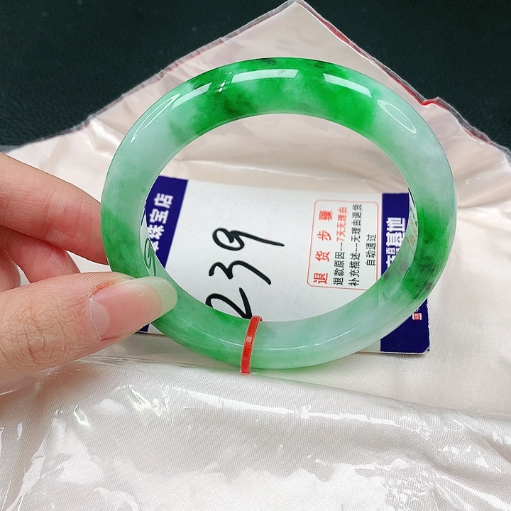 未镶嵌手镯翡翠富****人翡翠手镯