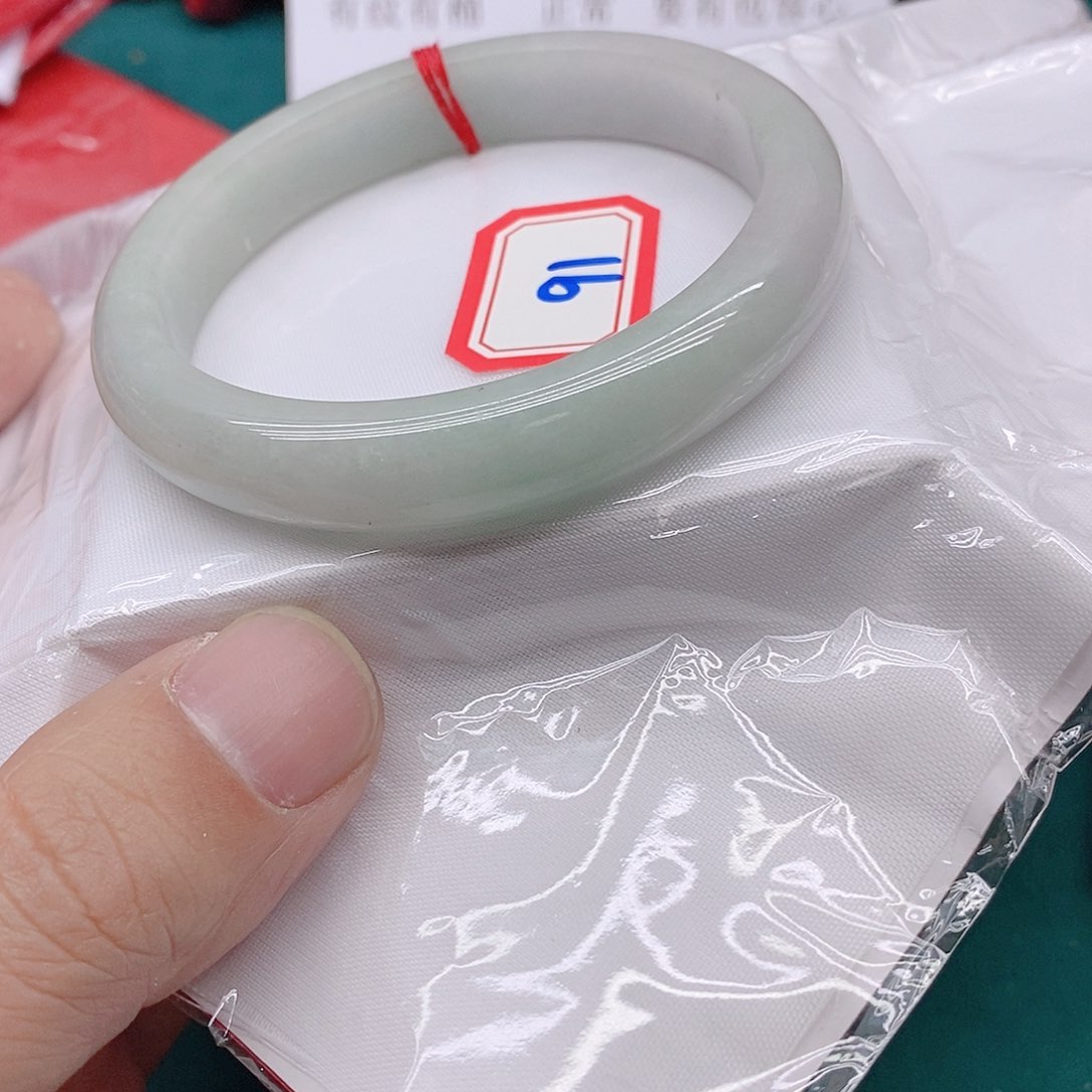 翡翠手镯未镶嵌b****~91111111111