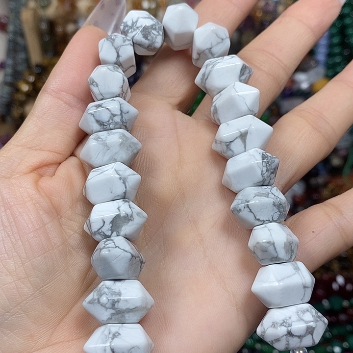 玛瑙/玉髓未镶嵌珠宝半成品天然白松双尖卡18mm20颗