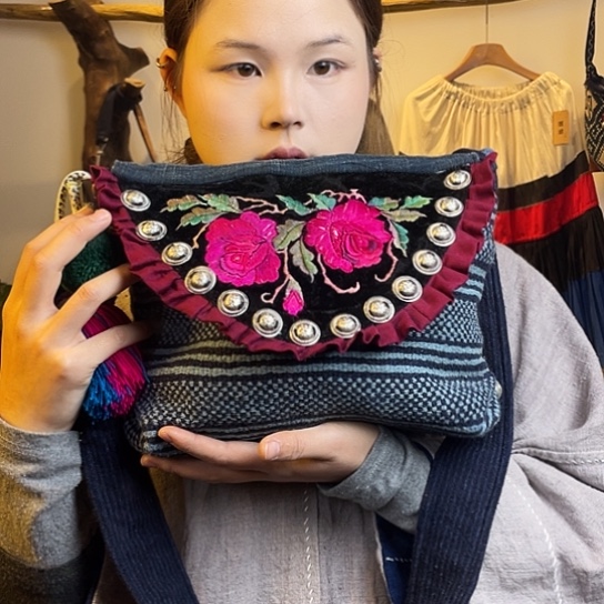 织绣手工制作包包