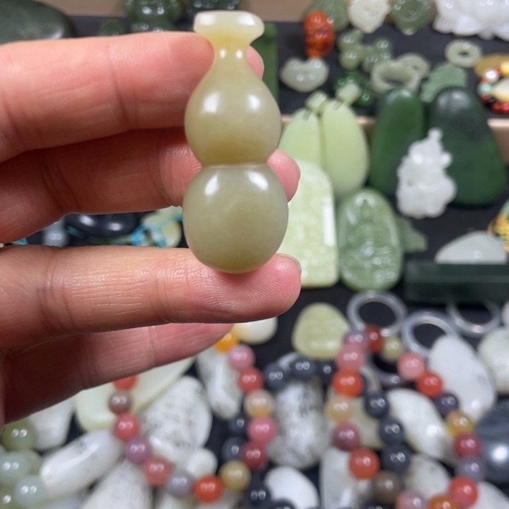 晚***了和田玉（糖玉）未镶嵌颈饰